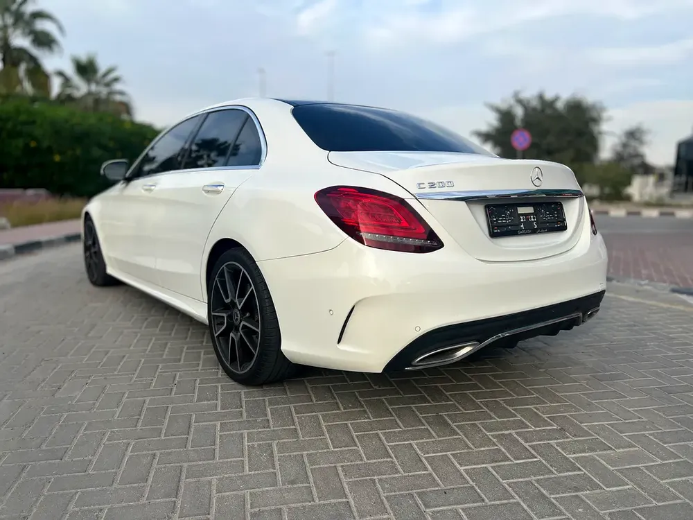 1700 AED Monthly | C200 AMG KIT | GCC Original Paint | Panoramic Sunroof | 360 Camera - Image 7