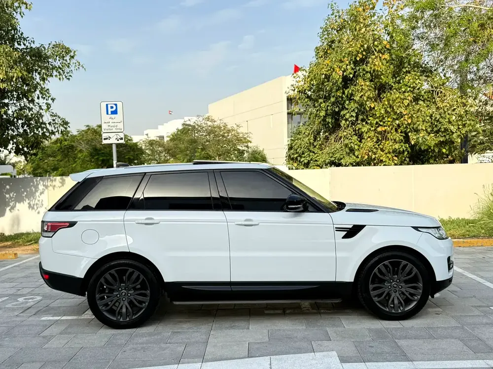 🔥GCC 2017 LR Range Rover Sport 3.0L V6 | IMMACULATE CONDITION | FSH🔥 - Image 4