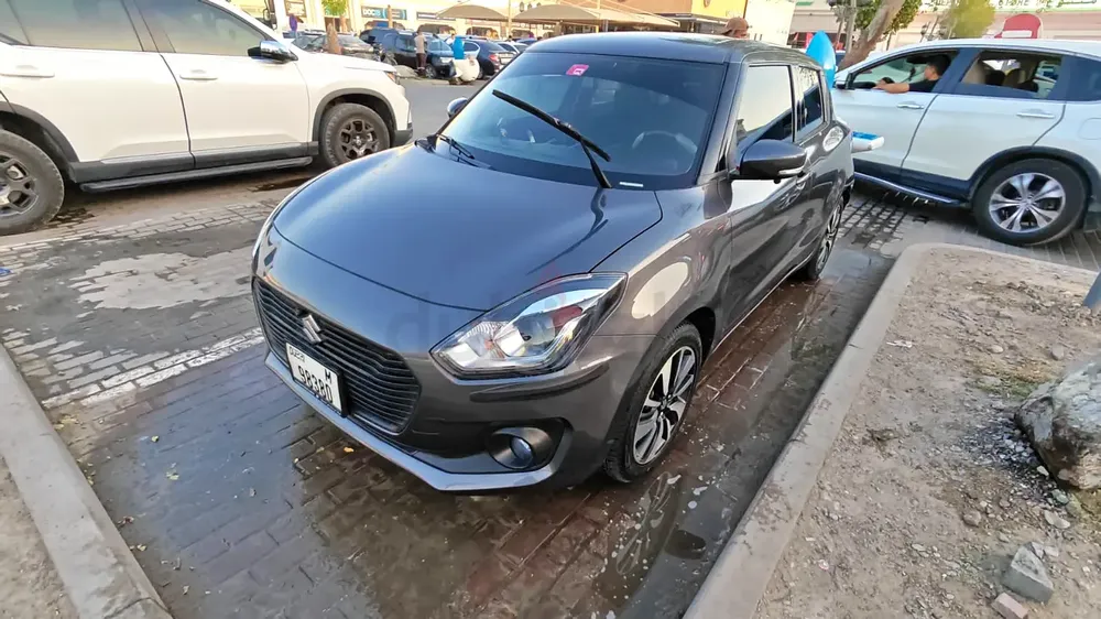 2020 Suzuki Swift GLX - only 47000 KMS !! - Image 7