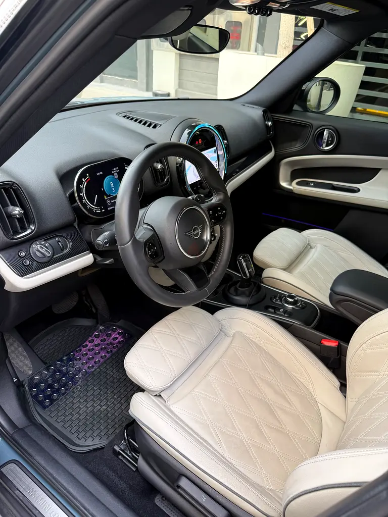 2023 MINI Countryman Cooper S - US Specs - Low Mileage - Sport Package - Image 6