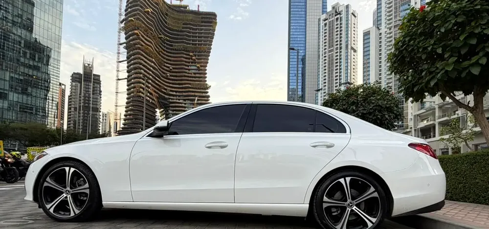 Mercedes benz c300 4matic km 8200 year 2025 top end model - Image 12
