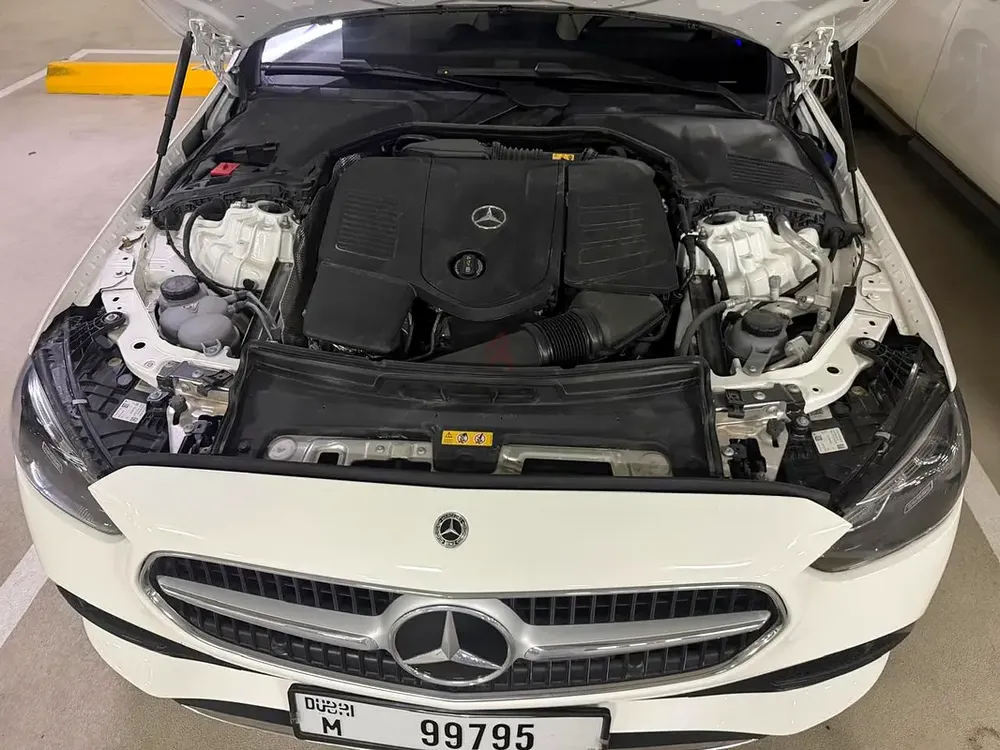 Mercedes benz c300 4matic km 8200 year 2025 top end model - Image 16