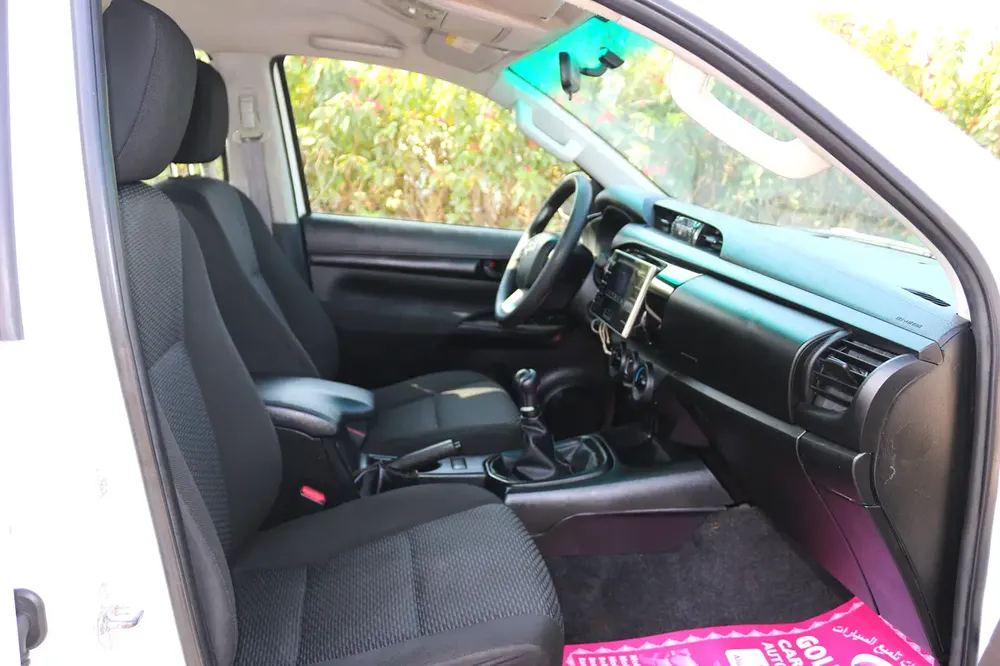 TOYOTA HILUX DIESEL 4X4 MODEL 2016 - Image 13