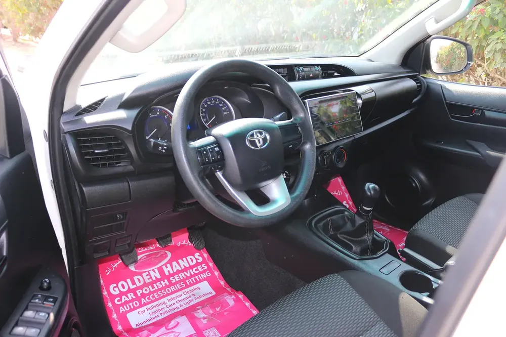 TOYOTA HILUX DIESEL 4X4 MODEL 2016 - Image 15