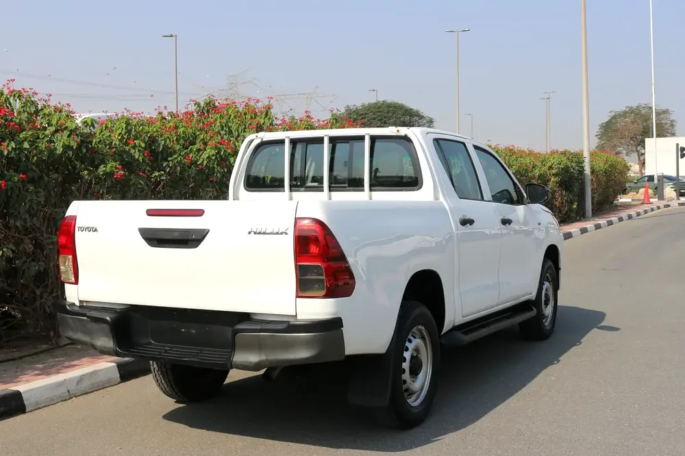 TOYOTA HILUX DIESEL 4X4 MODEL 2016 - Image 4
