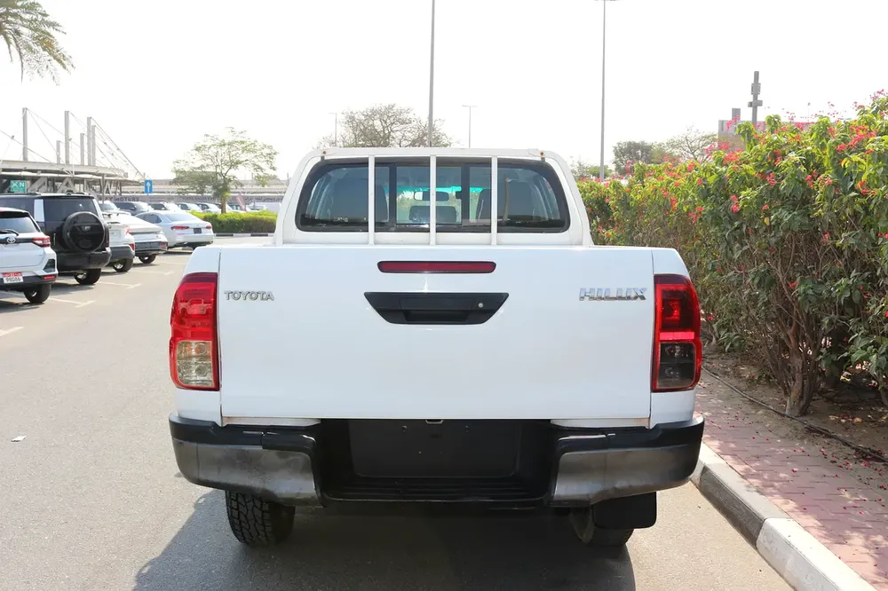 TOYOTA HILUX DIESEL 4X4 MODEL 2016 - Image 5