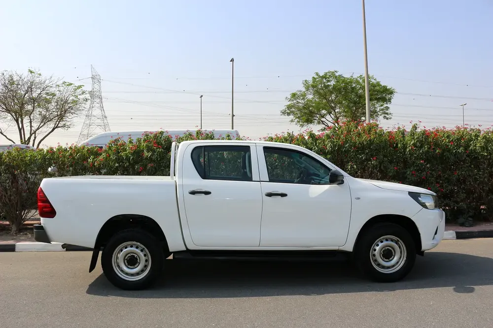 TOYOTA HILUX DIESEL 4X4 MODEL 2016 - Image 8