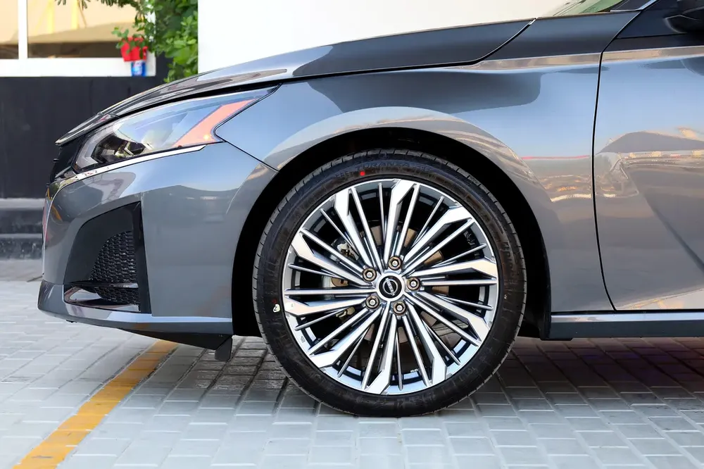 Dealership Warranty 3 years | AED 1,723 Monthly | Nissan Altima SV 2.5L | GCC | Zero Down Payment - Image 7