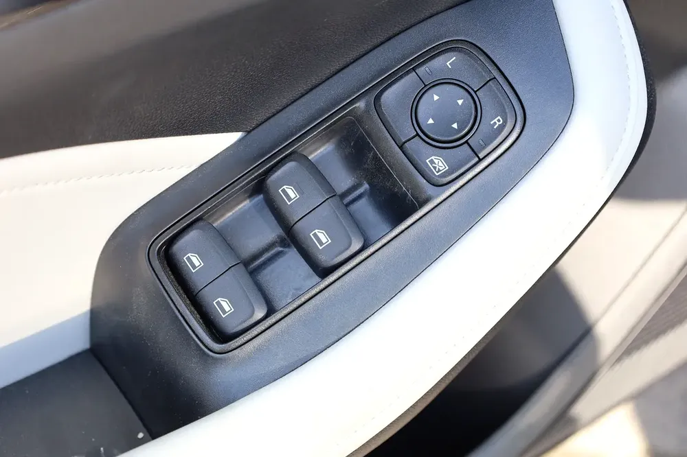 MG 5 DELUX 1.5L Fulloption 2025 Model GCC Spec - Image 12