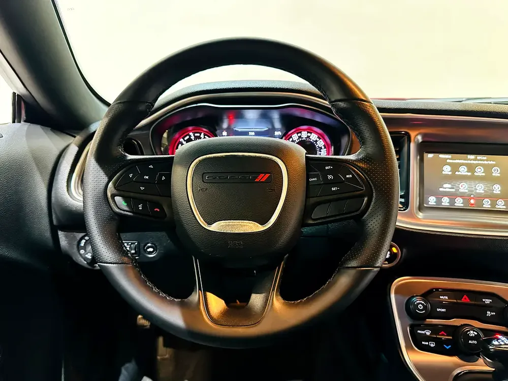 Dodge Challenger 2022/Warranty/V6 SXT - Image 11