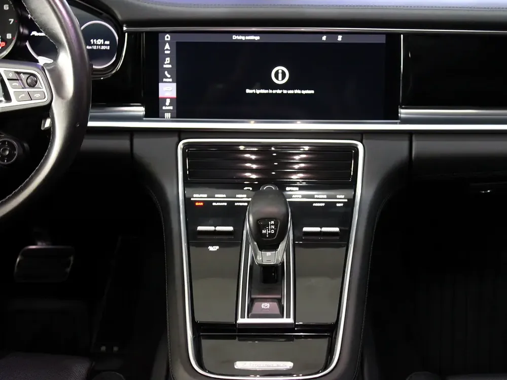 2020 - Porsche Panamera Turbo S E-Hybrid - Prestige Condition - Image 18