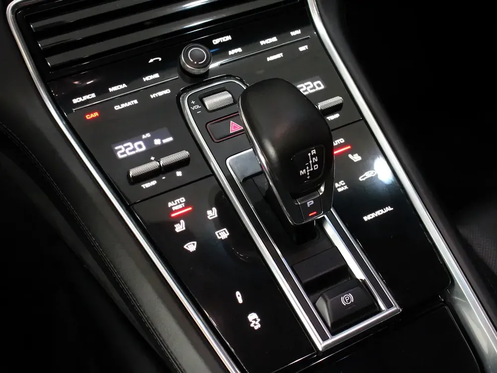 2020 - Porsche Panamera Turbo S E-Hybrid - Prestige Condition - Image 20