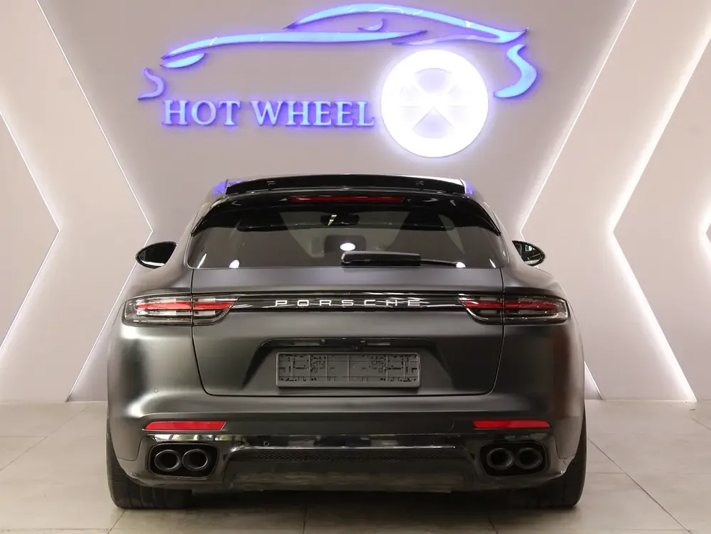 2020 - Porsche Panamera Turbo S E-Hybrid - Prestige Condition - Image 4