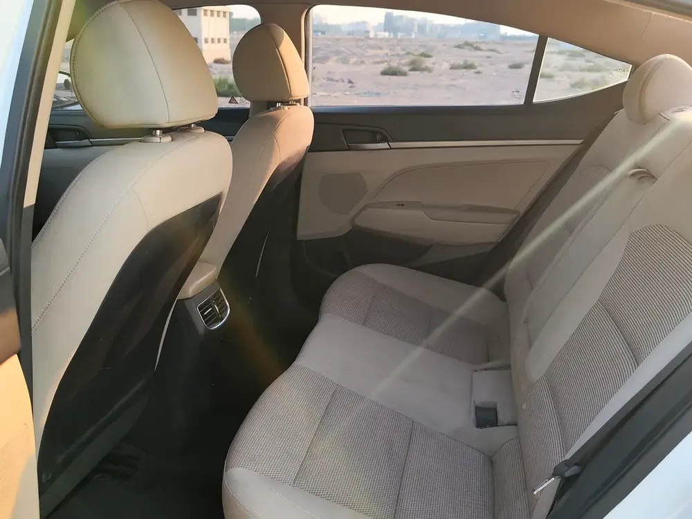 2016 Model | Elantra 1.6L 4-Cy| engine | GCC Specs | Ready to drive - Image 9