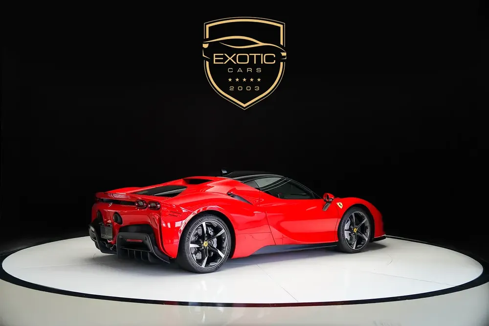 SF90 STRADALE | SERVICE SEPT 2028 | RED/RED - Image 12