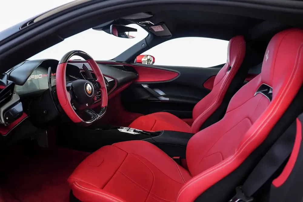 SF90 STRADALE | SERVICE SEPT 2028 | RED/RED - Image 4