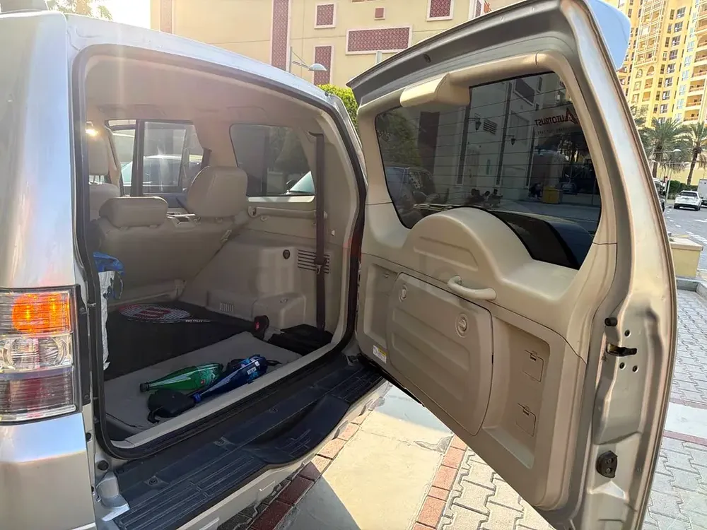 Mitsubishi Pajero GLS 2018 | GCC Specs | Well Maintained - Image 6