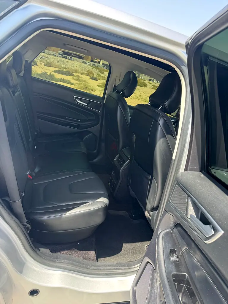 Ford Edge Titanium 2017 GCC Specs  top option accident free - Image 14