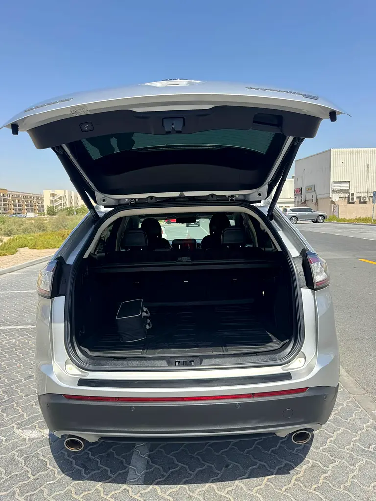 Ford Edge Titanium 2017 GCC Specs  top option accident free - Image 15