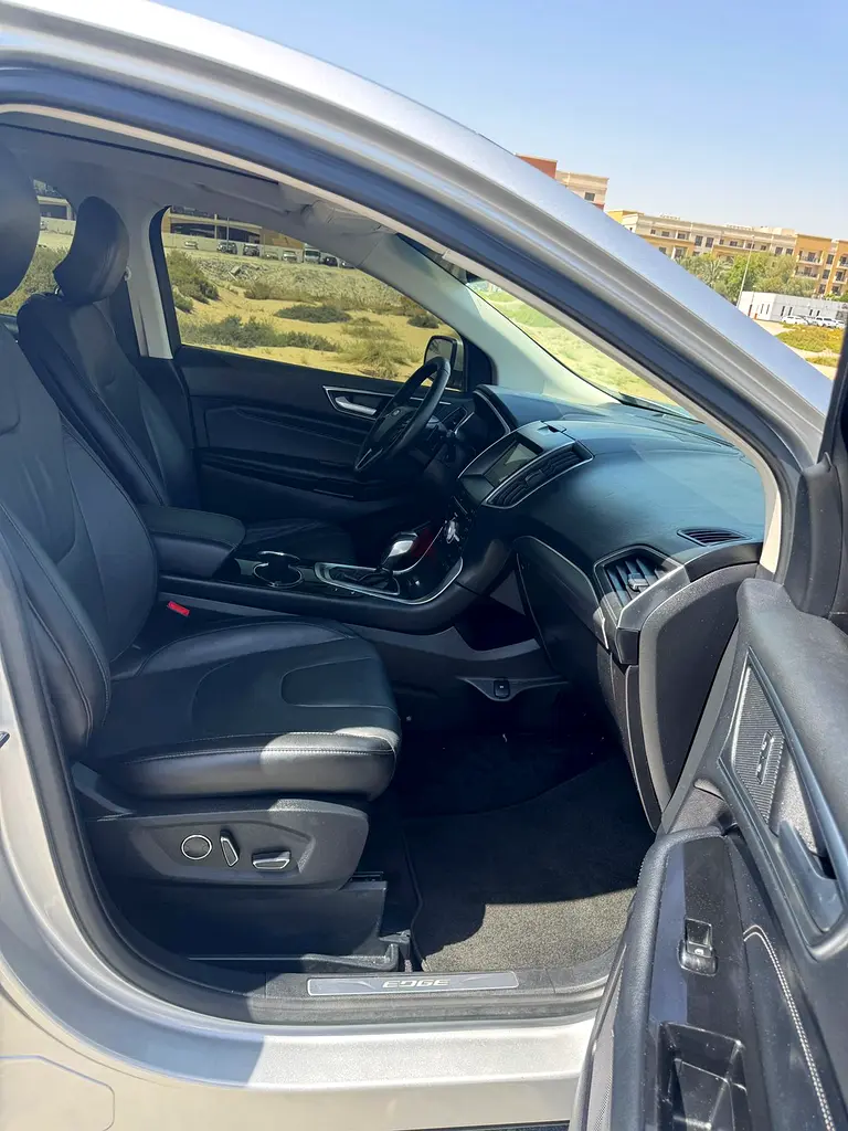 Ford Edge Titanium 2017 GCC Specs  top option accident free - Image 16
