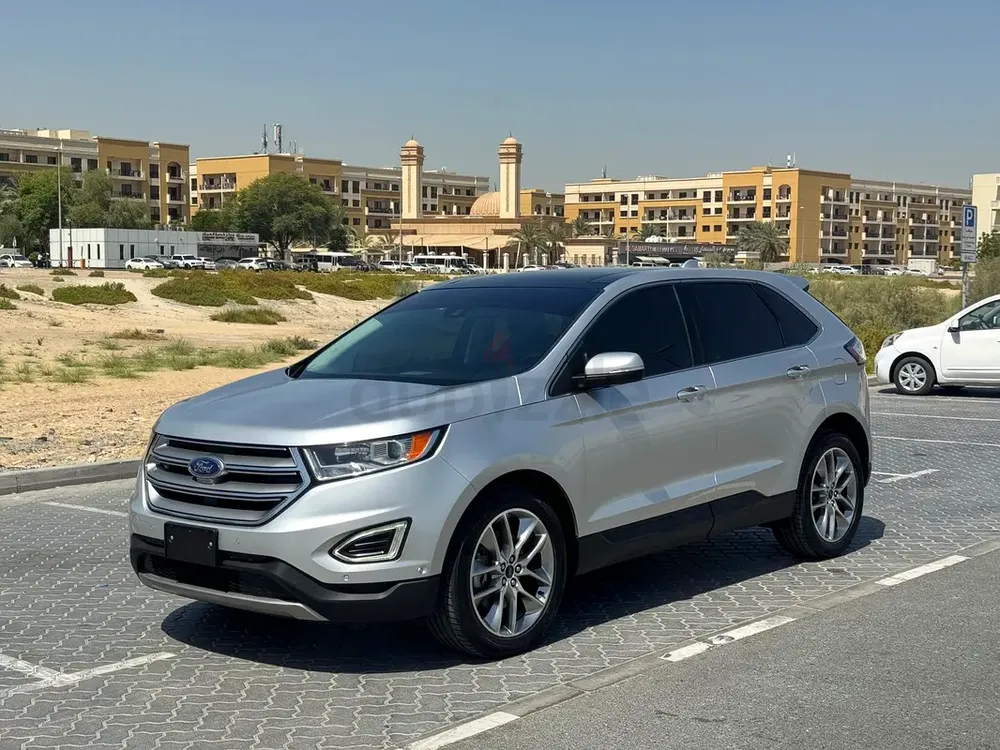 Ford Edge Titanium 2017 GCC Specs  top option accident free - Image 5