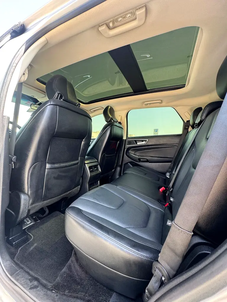 Ford Edge Titanium 2017 GCC Specs  top option accident free - Image 9