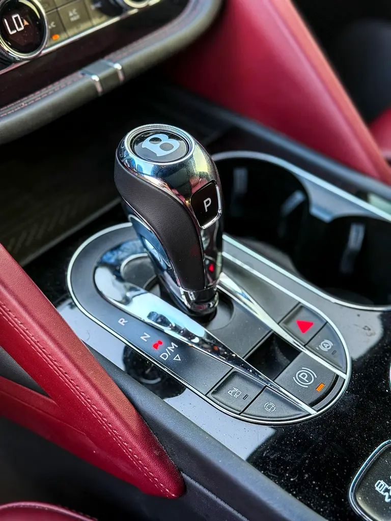 Bentley Bentayga Standard 2025 American Specs - Image 5
