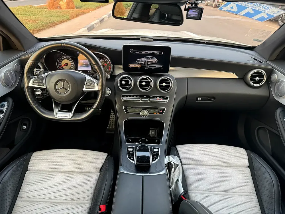 MERCEDES C63 COUPE 2017 4.5 GRADE FRESH JAPAN IMPORT - Image 15