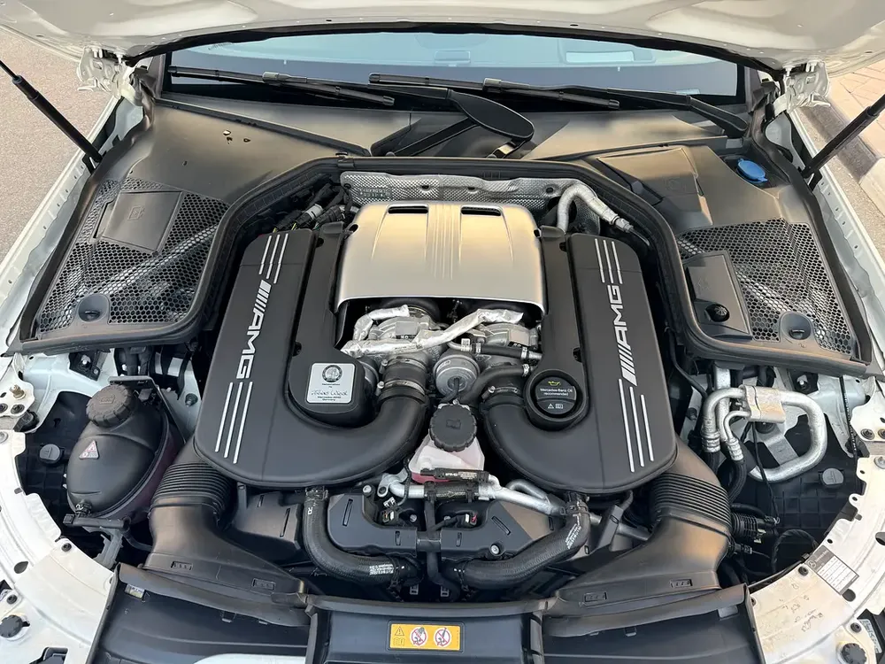 MERCEDES C63 COUPE 2017 4.5 GRADE FRESH JAPAN IMPORT - Image 17