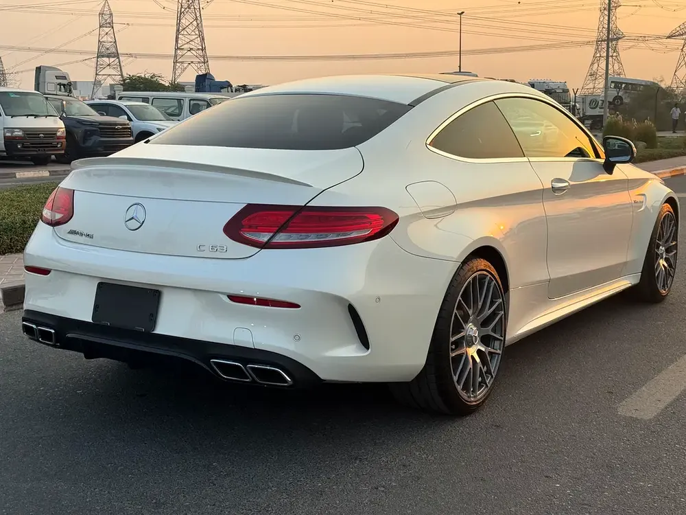 MERCEDES C63 COUPE 2017 4.5 GRADE FRESH JAPAN IMPORT - Image 4