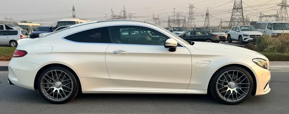 MERCEDES C63 COUPE 2017 4.5 GRADE FRESH JAPAN IMPORT - Image 9