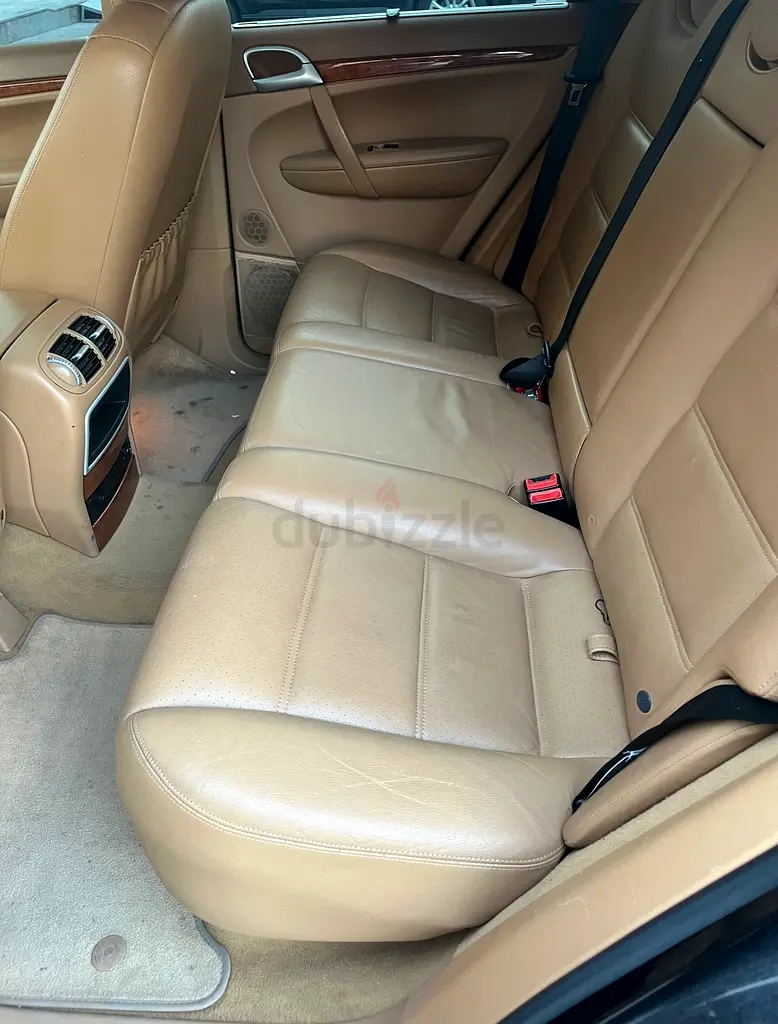 Porsche Cayenne / Excellent Condition / GCC - Image 7