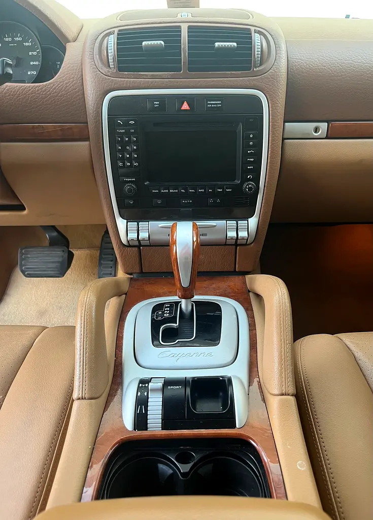 Porsche Cayenne / Excellent Condition / GCC - Image 9
