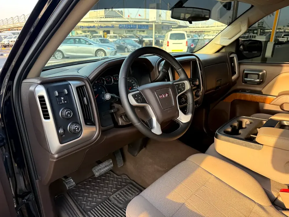 GMC Sierra SLE 2018 - GCC Specs - Well Maintained - Image 10