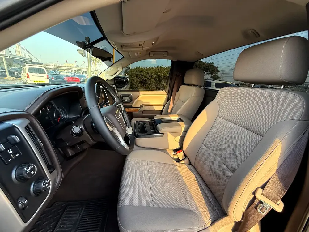 GMC Sierra SLE 2018 - GCC Specs - Well Maintained - Image 12
