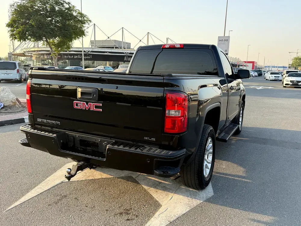GMC Sierra SLE 2018 - GCC Specs - Well Maintained - Image 6