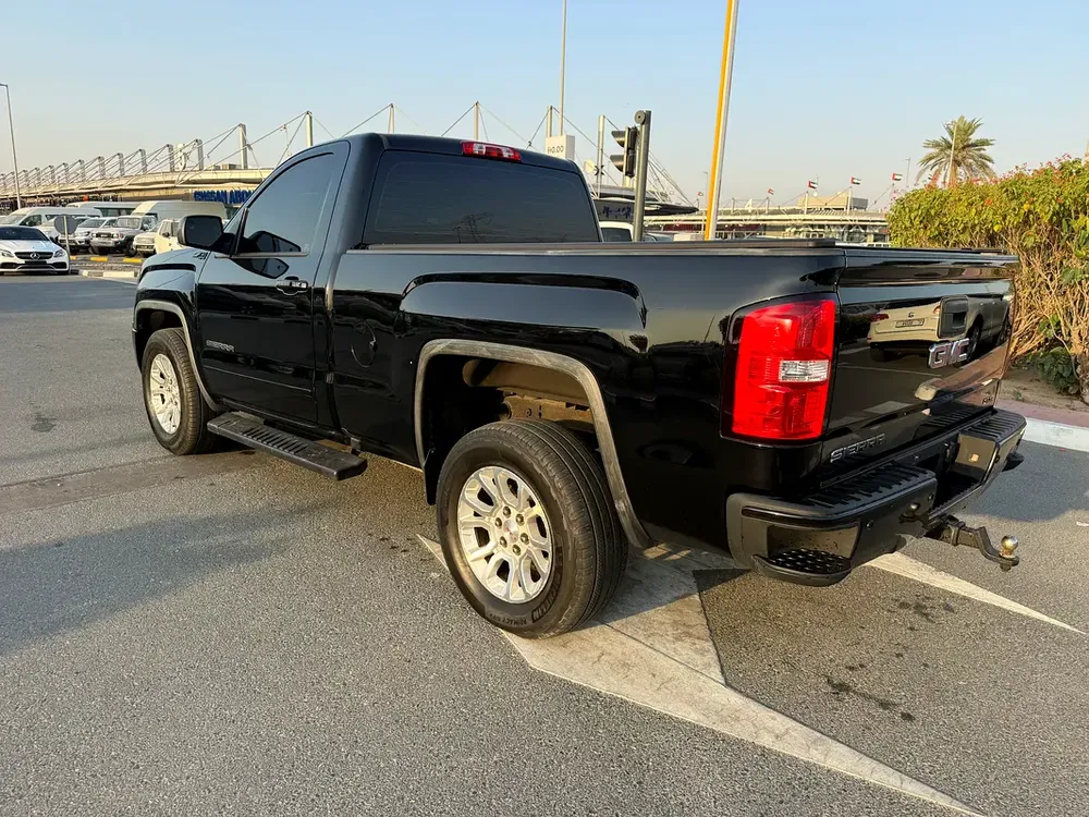 GMC Sierra SLE 2018 - GCC Specs - Well Maintained - Image 8