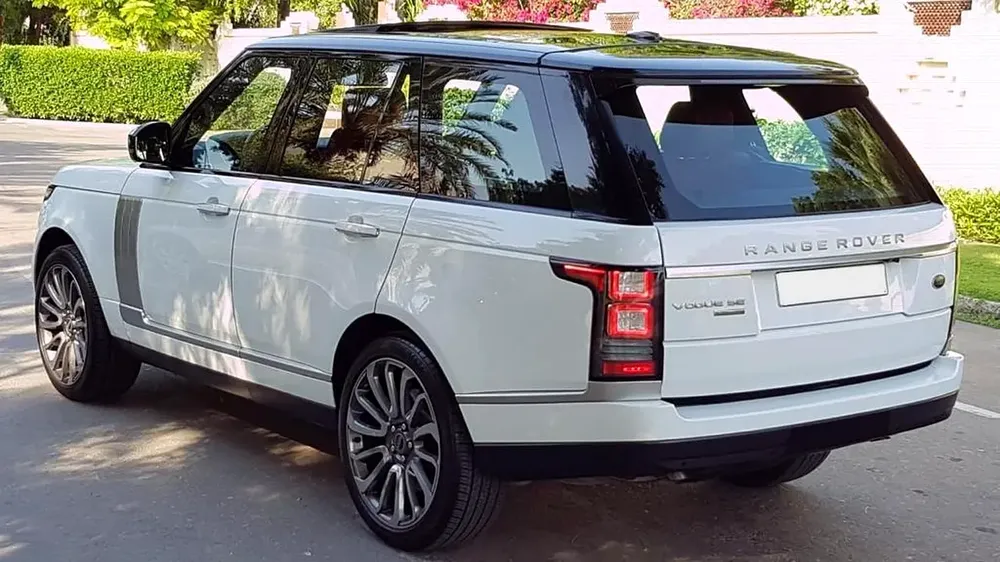 ELITE WHITE RANGE ROVER VOGUE V8
SUPERCHARGED — TOP RANGE — LOW MILEAGE - Image 10