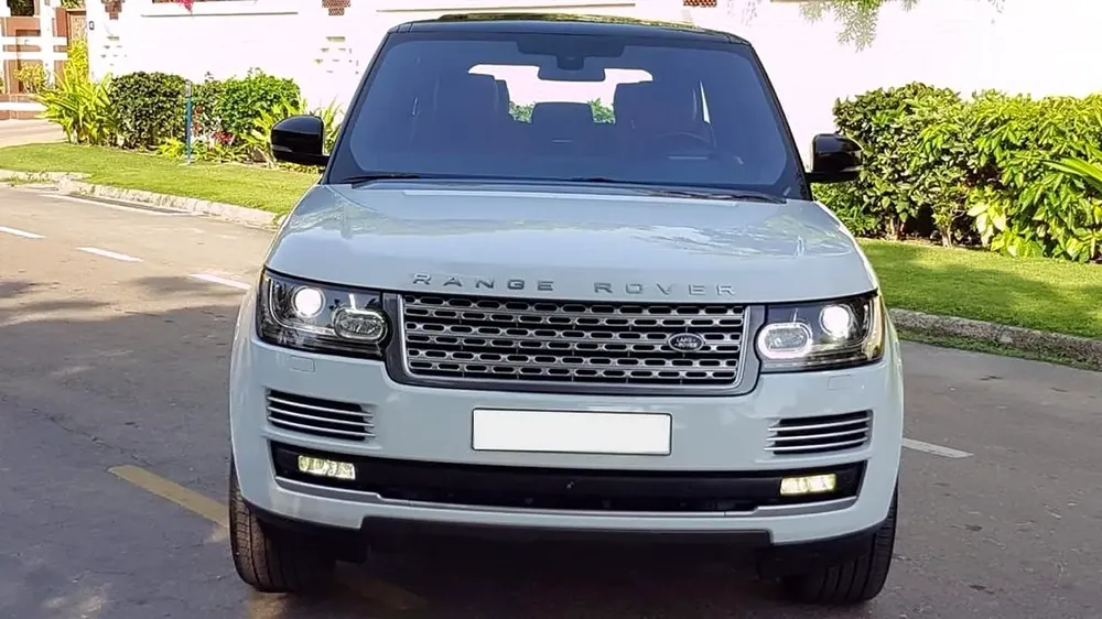 ELITE WHITE RANGE ROVER VOGUE V8
SUPERCHARGED — TOP RANGE — LOW MILEAGE - Image 11