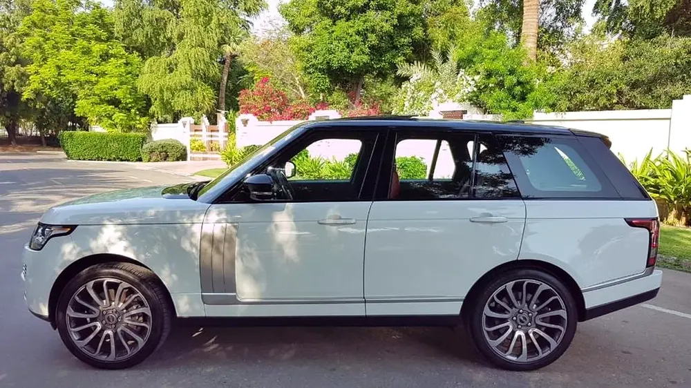 ELITE WHITE RANGE ROVER VOGUE V8
SUPERCHARGED — TOP RANGE — LOW MILEAGE - Image 5