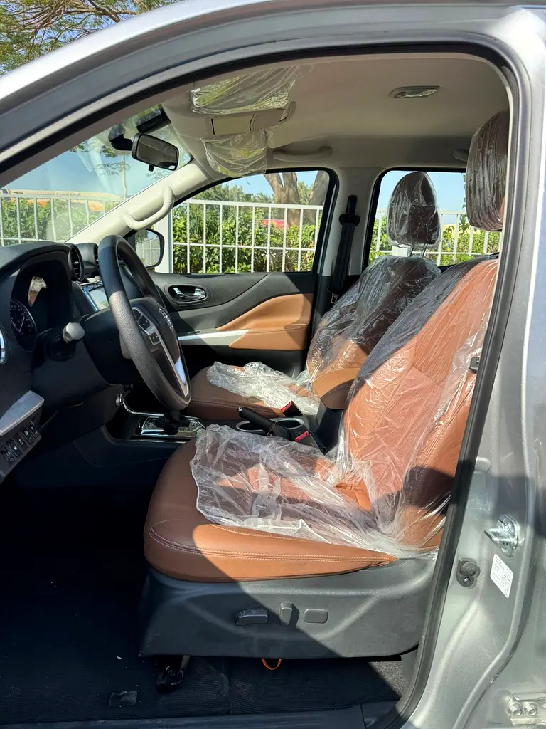 Nissan Navara - Image 10