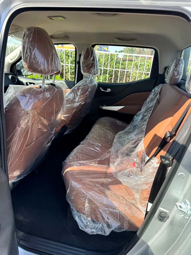 Nissan Navara - Image 11