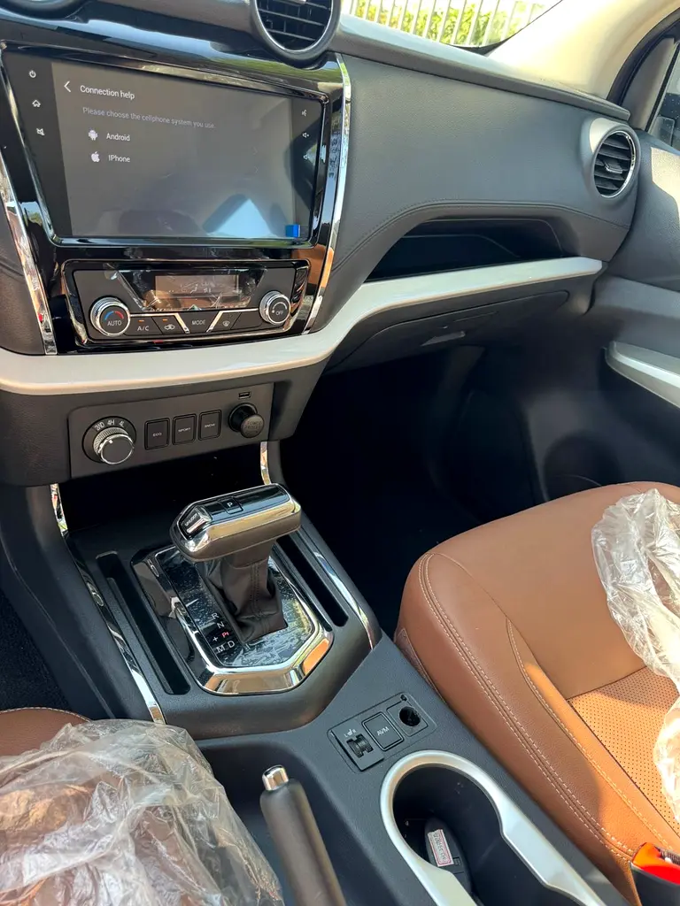Nissan Navara - Image 12