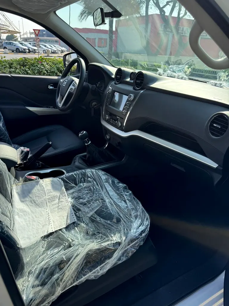 Nissan Navara - Image 15