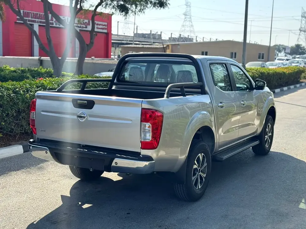 Nissan Navara - Image 4