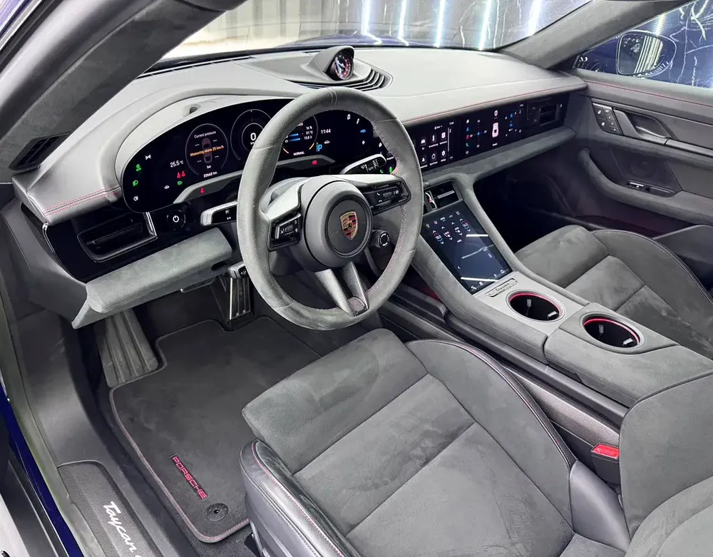 2023 Porsche Taycan GTS - GCC Specs - Image 10