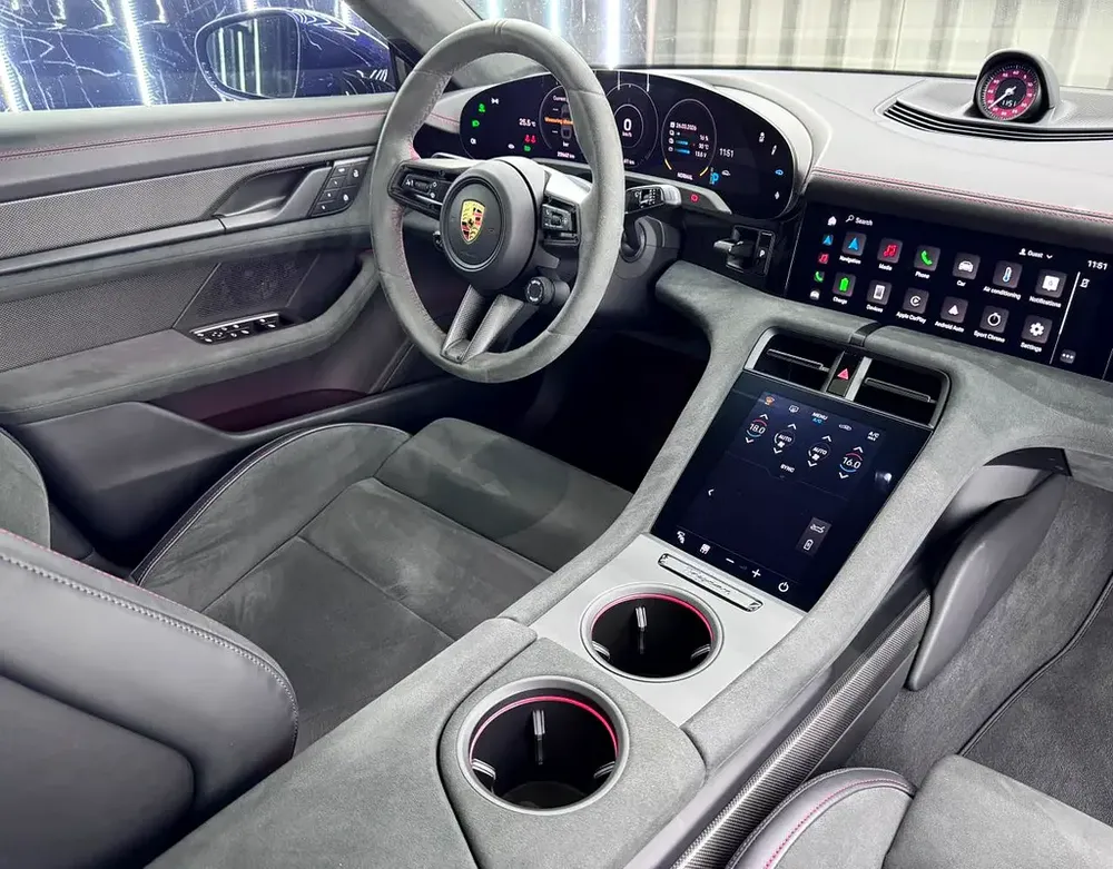 2023 Porsche Taycan GTS - GCC Specs - Image 18