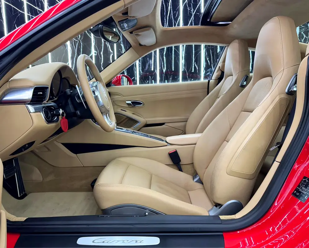 2013 Porsche 911 Carrera | GCC | Original Paint | Full Service History | Well Maintained - Image 11