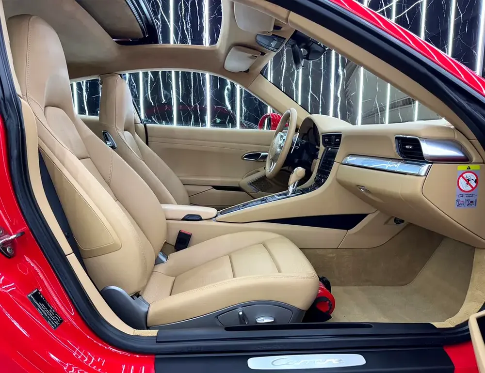 2013 Porsche 911 Carrera | GCC | Original Paint | Full Service History | Well Maintained - Image 12