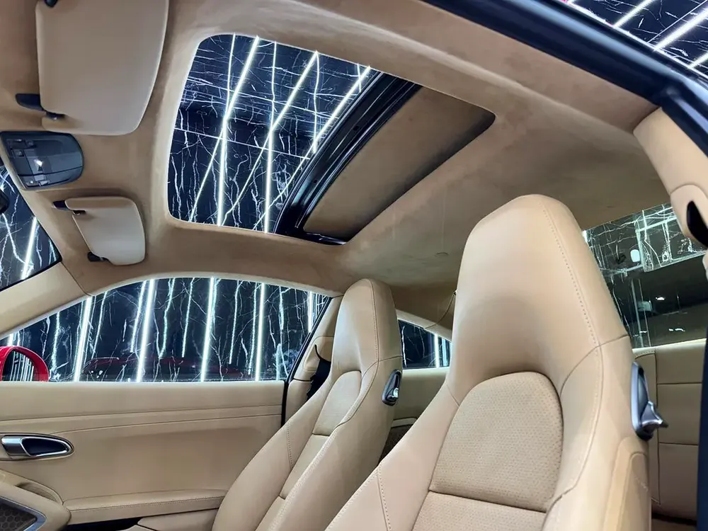 2013 Porsche 911 Carrera | GCC | Original Paint | Full Service History | Well Maintained - Image 13